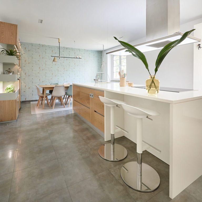 Grâce à la décoration, nous créons des cuisines modernes et fonctionnelles.